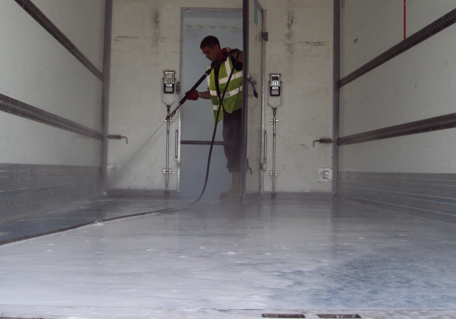 Mobile Truck Cleaning in Plymouth